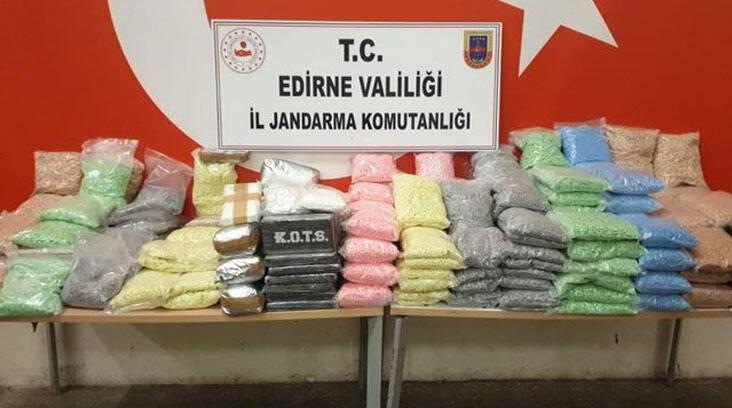 Bakan Soylu açıkladı: Edirne'den ülkeye giren TIR'da 35 kg kokain ele geçirildi