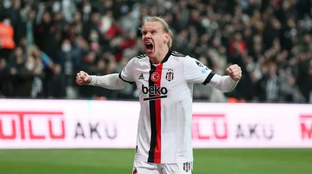 Beşiktaş'tan ayrılan Hırvat defans oyuncusu Domagoj Vida, Yunan ekibi AEK Atina'ya transfer oldu