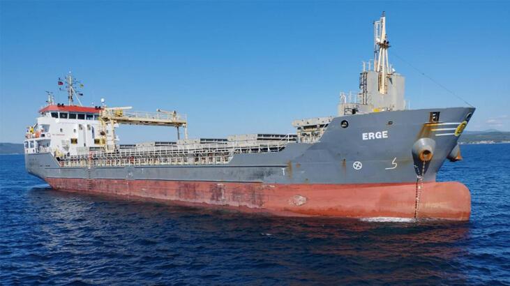 Çanakkale Boğazı'nda makine arızası yapan gemi kurtarıldı