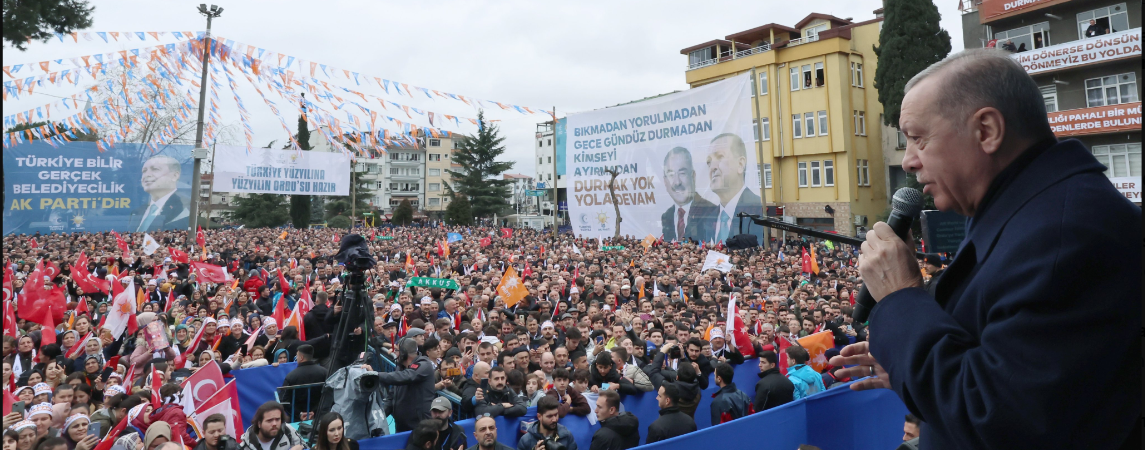 Cumhurbaşkanı Erdoğan:Emeklilerin bayram ikramiyesi yüzde 50 artırılarak 3 bin lira yükseleceğini açıkladı.