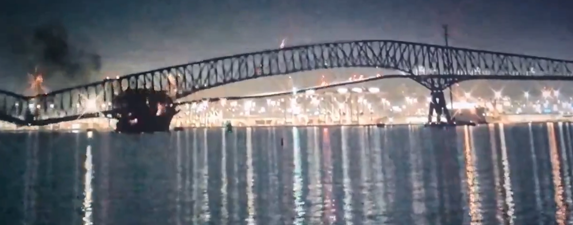 Baltimore'daki Francis Scott Key Köprüsü bir geminin çarpması sonucu çöktü. 
