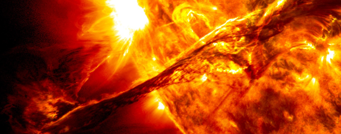 Güneş'in manyetik alanı yüzeye yakın yerlerde oluşabilir.