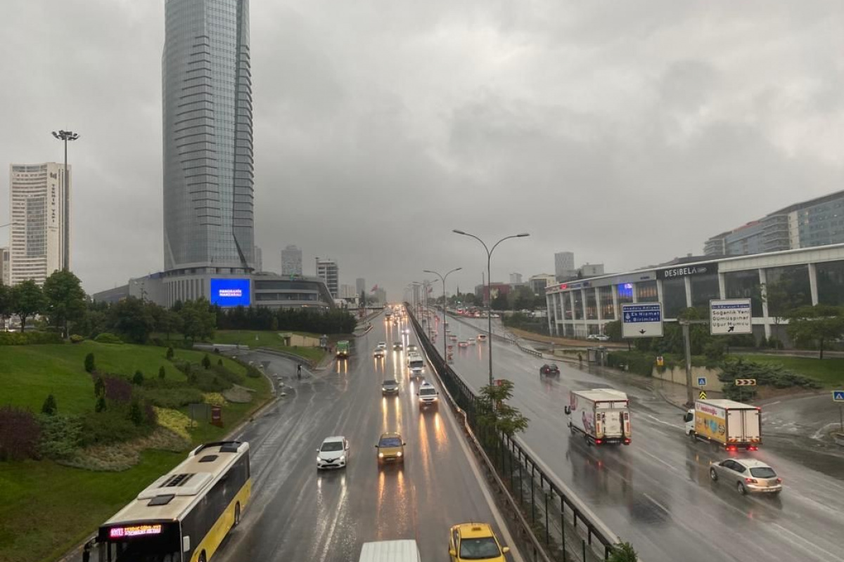 İstanbul'da yağmur sonrası trafik yoğunluğu