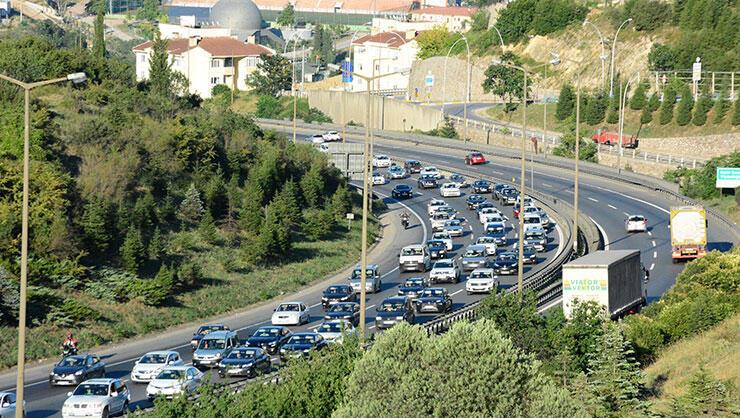 İstanbul istikametinde trafik yoğunlaştı