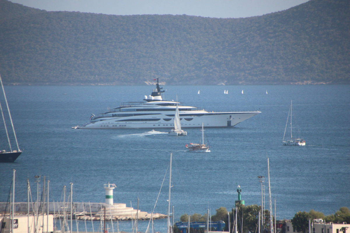 Jamaikalı milyarderin yüzen sarayı Bodrum'da