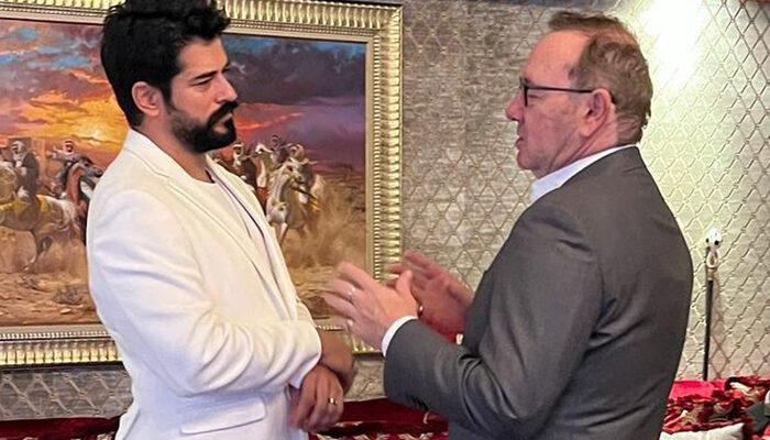 Kevin Spacey ile buluşan Burak Özçivit'e tepki yağdı