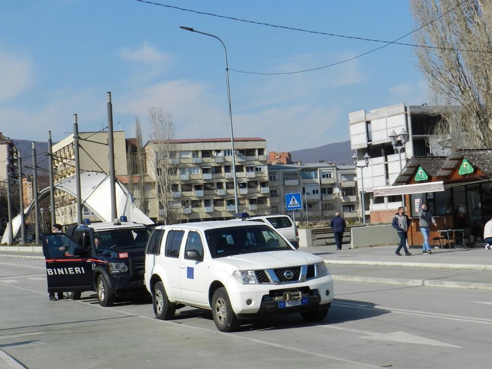 Kosova-Sırbistan sınırında siren sesleri