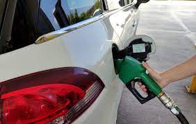 Son dakika... Benzine üçüncü indirim geliyor!