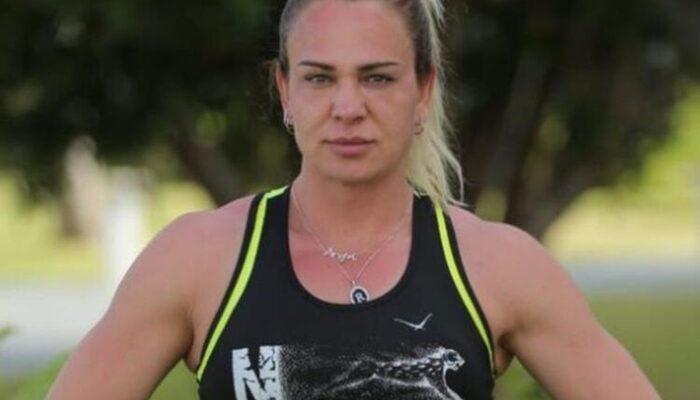 Survivor Nagihan Karadere yırtmaçlı elbisesiyle göz kamaştırdı! "Mankenlere taş çıkarıyorsun"